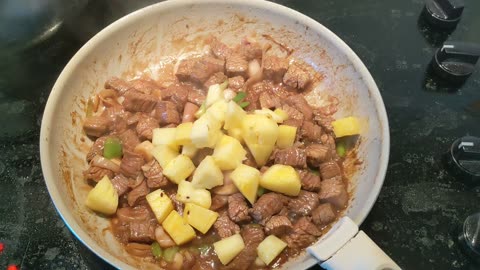 Beginner friendly recipe tutorial: pineapple stir fried beef (菠萝炒牛肉)