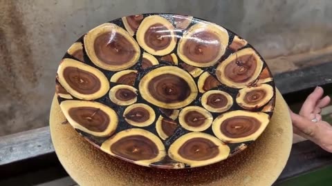 Woodturning : Turning a rotten piece of beam into a beautiful work of art
