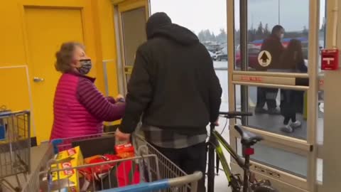 Granny Spoils Shoplifter's Plans