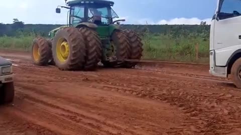 tractors stuck, machines accelerating (66)