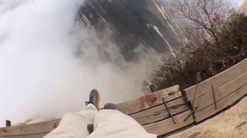 This POV Footage Of The 'Plankwalk In The Sky' Is The Cure For Acrophobia