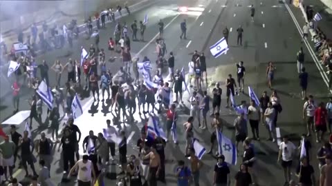 Highway in Tel Aviv blocked after judicial law passes