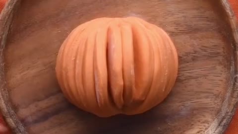 This pumpkin bread design is dough cute, you'll want to recreate it for fall 🎃 #bread