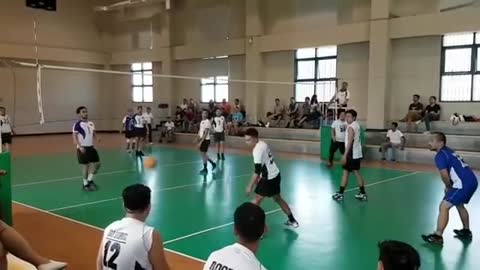 Cameraman Gets Hit by Volleyball