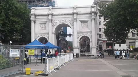 ▲ MARBLE ARCH MOUND ▲ The WORST and UGLIEST ATTRACTION in LONDON