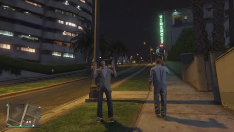 Grand Theft Auto V Sortir prendre l'air dans la rue...