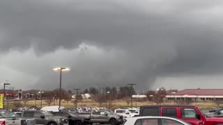 6 dead , nearly 2 dozen injured after a tornado tears through the middle ofthnneesse
