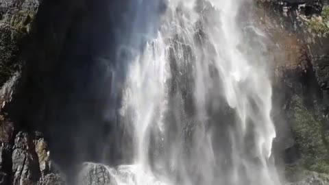 Diyaluma waterfall