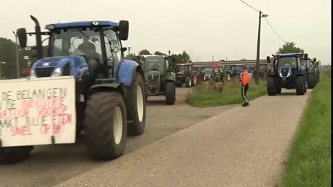 Over 500 Belgian farmers from Farmers Defence Force went out on their tractors