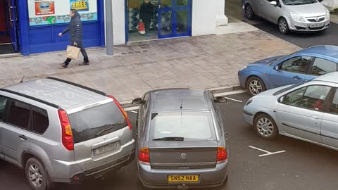 This Driver Deserves A Medal For Terrible Parking Skills