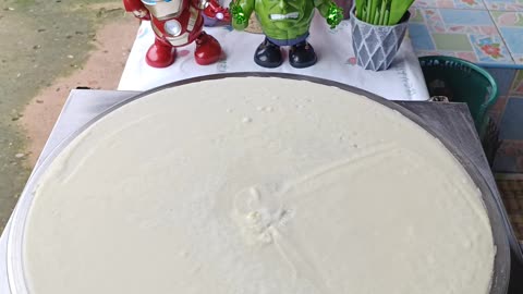 Superhero Taste Test: Iron Man vs. Hulk's Epic White Thai Crêpe Showdown!