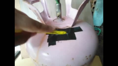 How to Make a Giant Piggy Bank for Coins with Refrigerant Gas Canister
