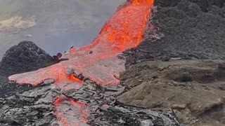 ICE LAND ACTIVE VOLCANIC eruption