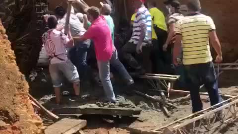 Muro del mirador del mercado campesino se desplomó