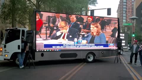 #POTUS calls in to AZ Hearings outside the Hyatt