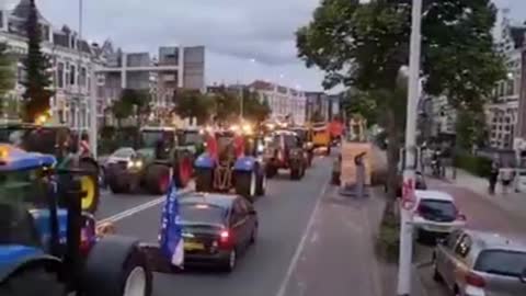 Dutch Farmers Convoy honks on Streets of Nijmegen