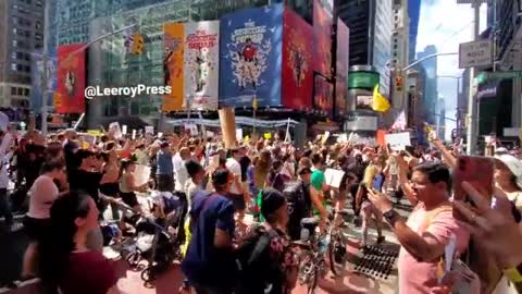 🇺🇲 MANHATTAN, NEW YORK PROTEST AGAINST VACCINE MANDATES