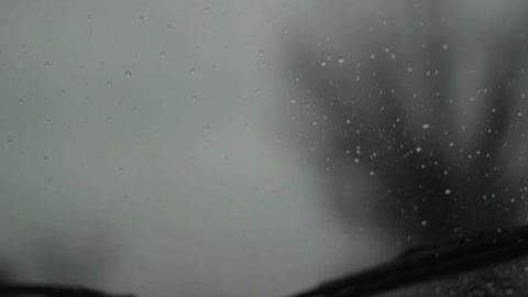 rain through the windshield. дождь через лобовое стекло.