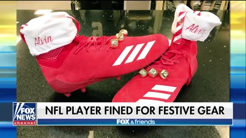 NFL Fines Saints Running Back $6,000 for Red Christmas Cleats