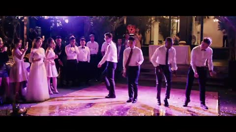 Newlyweds Perform Spectacular First Dance At Wedding dance and lyrics