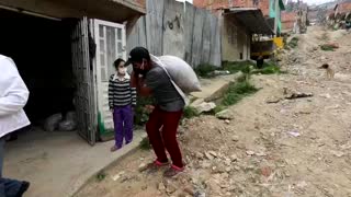 Ejército colombiano y fundaciones ayudan a los más necesitados en cuarentena