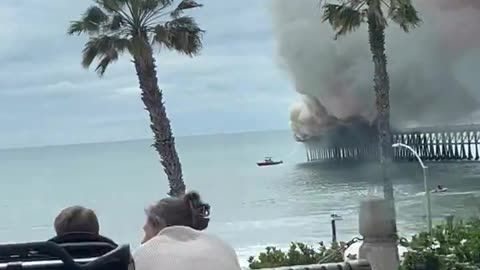 BREAKING♨️The historic Oceanside Pier in San Diego County California is on 🔥