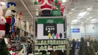 Christmas Displaying in Lowes