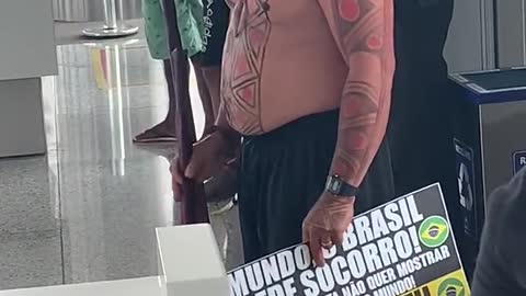 Indigenous people invade Brasília airport in protest against the Brazilian Judiciary and Congress