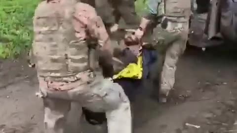 Evacuation of a group of wounded French mercenaries of the Armed Forces of Ukraine caught on video