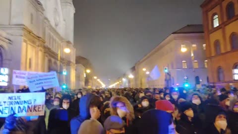 Germany: Protest in Munich against compulsory vaccination/restrictions.