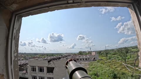 Russian Manpad team in Maryinka films his location