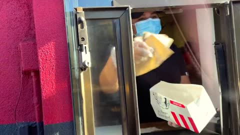 10 things you should never do in a drive thru