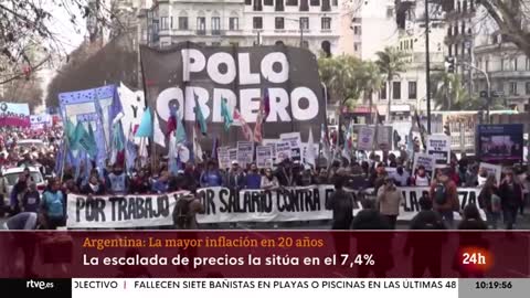 ARGENTINA La INFLACIÓN sufre su mayor SUBIDA en los últimos 20 AÑOS RTVE Noticias