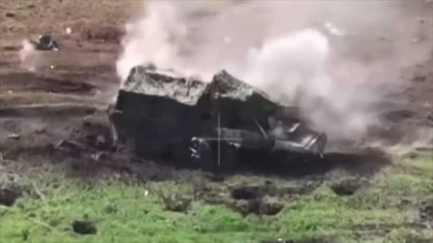 Russians Flee From Destroyed APC That Hit a Mine(2/2)