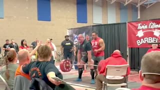 722 lb DL from different angle