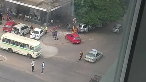 Short circuit in a electricity box in principal avenue in Maputo