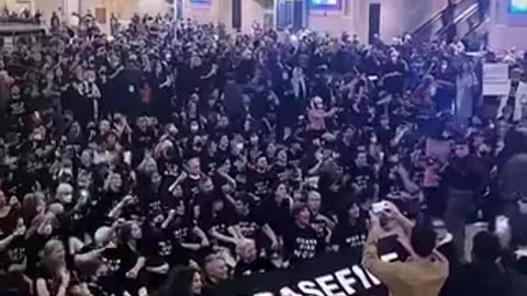 Jews demand end to Gaza genocide at Grand Central Station in NYC