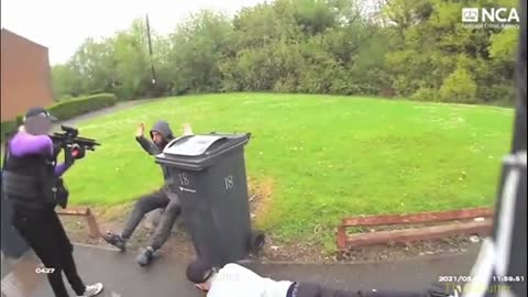 Dramatic moment Birmingham gang arrested at gunpoint on residential street in Kings Norton