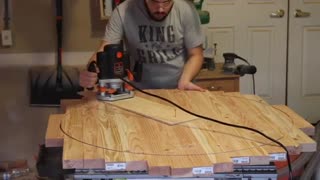 Routing out a perfect circle for the dining table top (HD)