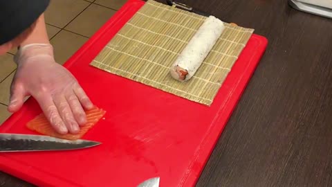 How to make Philadelphia sushi roll