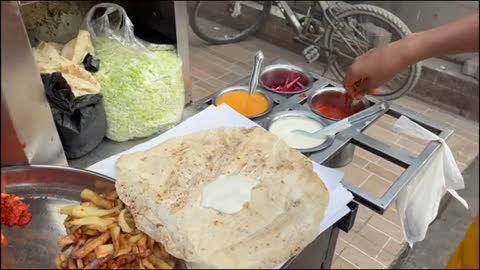 Tasty Chicken Shawarma for just Rs60 | Indian Street Food