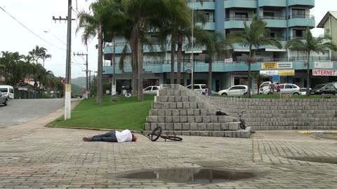 BMX Rider Falling Down The Stairs | Venda Seu Vídeo