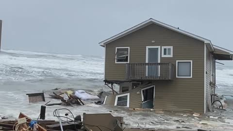House Collapses into Ocean During Coastal Storm