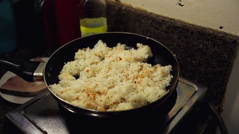 Almusal. A Filipino breakfast garlic fried rice short story. Warning nakakatakam. For Uncle Roger