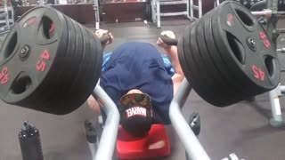 24 year old powerlifter lifts 560lbs maxed out 3 reps!