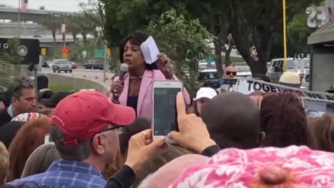 Maxine Waters courting VIOLENCE in the streets!!