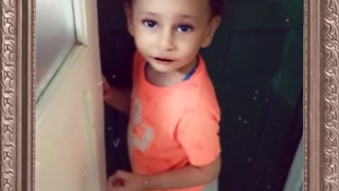 child confesses his love to his sweetheart at the age of 3 years