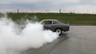 Datsun 280Z with Bad Engine Smoking