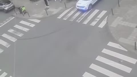 Police in Brussels chasing a car
