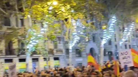 International media refuses to cover the story but the anti-separatist protesters in Spain